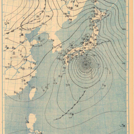Analysis field of mean sea level pressure (hPa) from the weather map analyzed at that time (the JMA weather chart).
